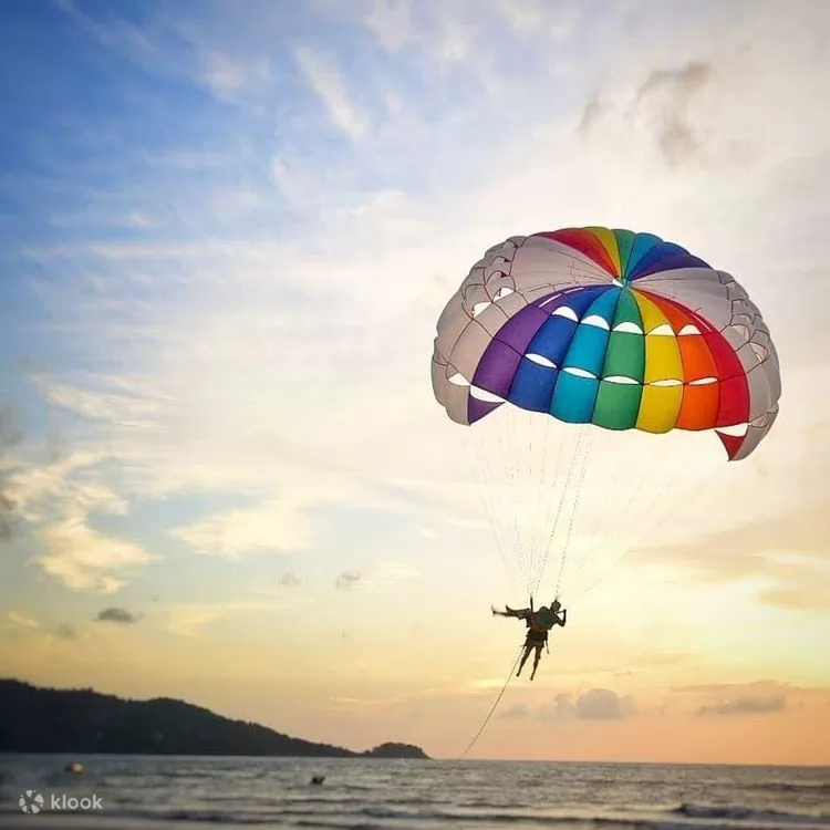 Parasailing 